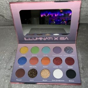 ILLUMANATI X ISA Eyeshadow collab by Isabel Bedoya. Rich, highly pigmented.